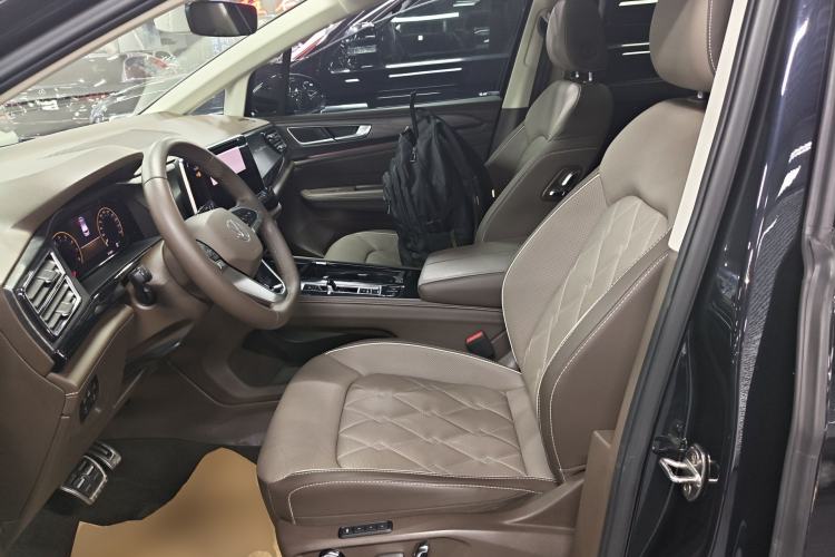 Used Volkswagen Viloran 2023 380TSI Prestige Edition Left Front Seat