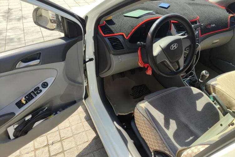 Used Hyundai Verna (older generation) 2016 1.4L Manual Smart GLS Trim
