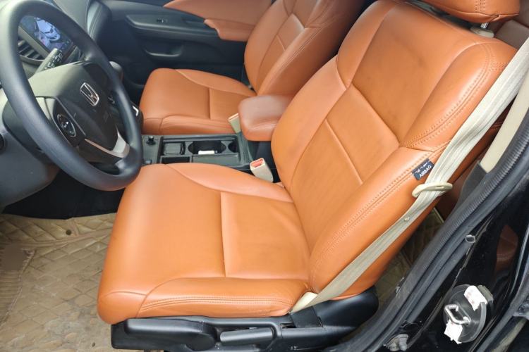 Used Honda CR-V 2016 2.0L two-wheel drive Urban Edition Left Front Seat