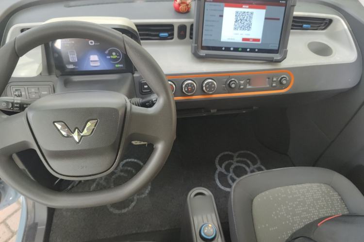 Used Wuling Hongguang MINIEV 2020 Zizai Version Lithium-NMC Center Console