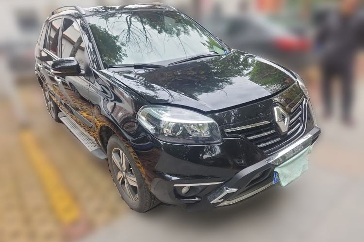 Used Renault Koleos 2014 2.5L 4x4 Comfort Edition Front Right 45 Deg