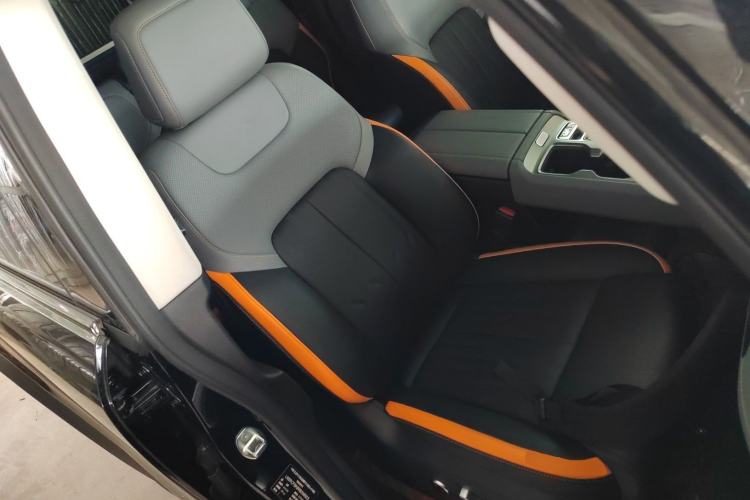 Used BAIC Off-Road BJ40 2024 2.0T All-New Urban Hunter Edition Chivalrous Style
