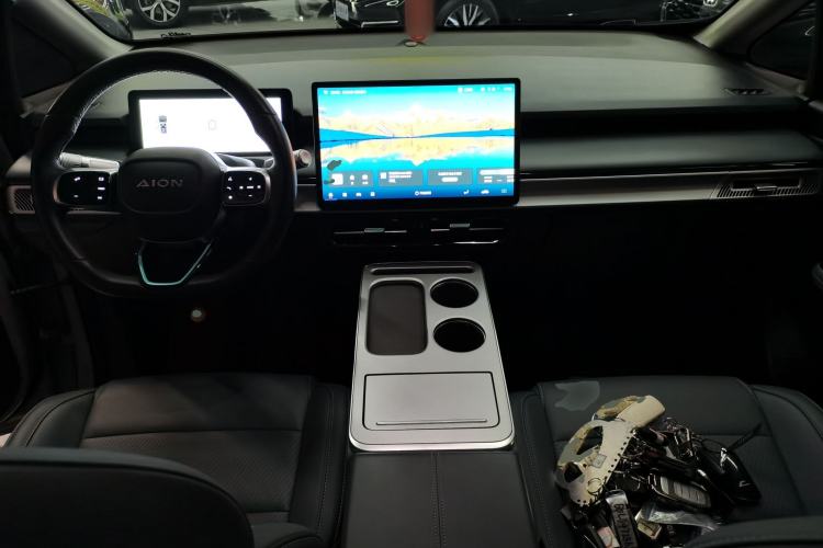 Used AION Y 2023 Younger Star Edition Center Console