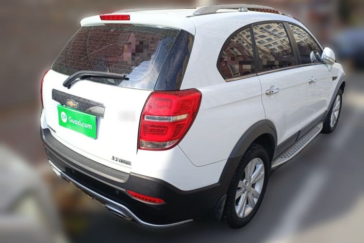 Used Chevrolet Captiva 2015 2.4L 4x4 Flagship Edition 7-Seater
