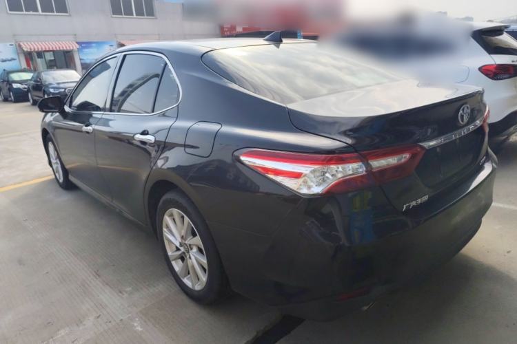 Used Toyota Camry 2021 2.0G Luxury Edition
