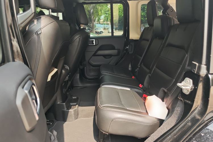 Used Jeep Wrangler 2019 2.0T Sahara Four-Door Version China VI Emission Standard
