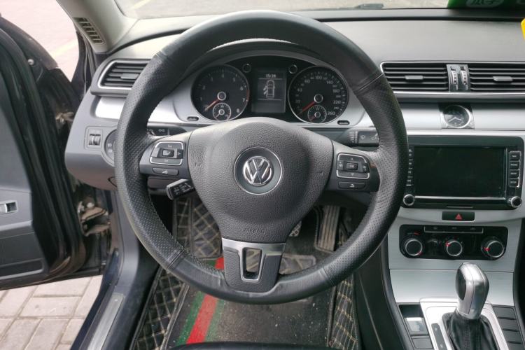 Used Volkswagen Magotan 2016 1.8TSI Smart Comfort Model Steering Wheel
