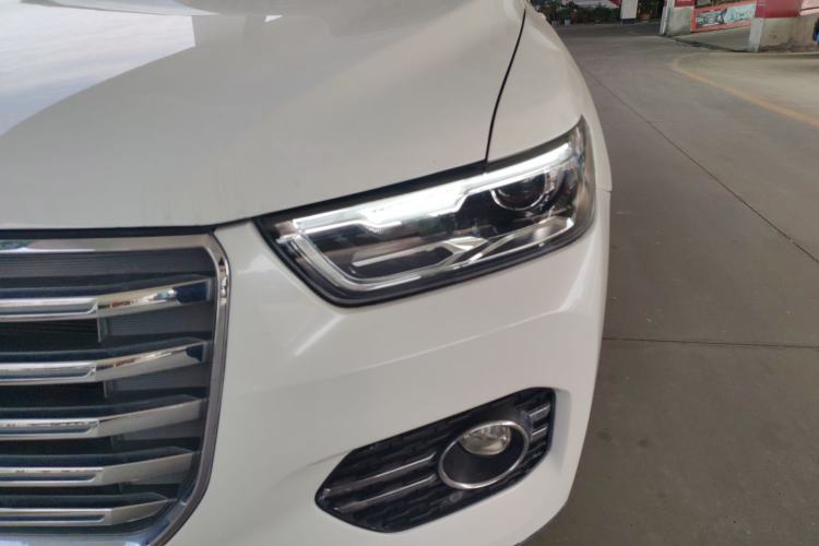 Used Haval H6 2017 Red Label 2.0T Automatic Two-Wheel Drive ZhiShang Model Left Front Headlight