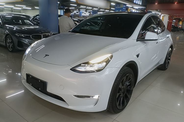 Used Tesla Model Y 2021 Long-Range All-Wheel-Drive Version