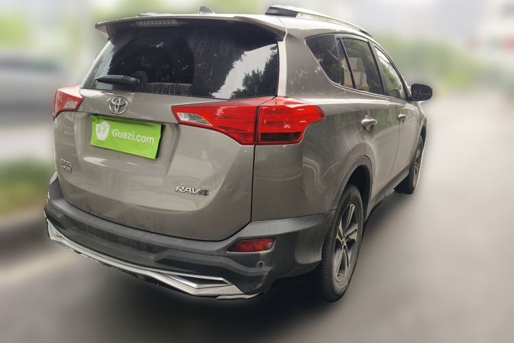 Used Toyota RAV4 2015 2.0L CVT Two-Wheel Drive Fashion Edition