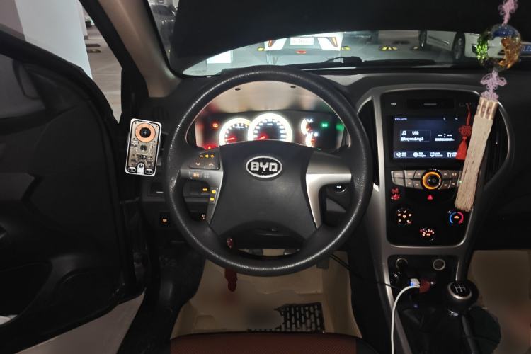 Used BYD F3 2015 Energy-Saving Edition 1.5L Manual Luxury Model
