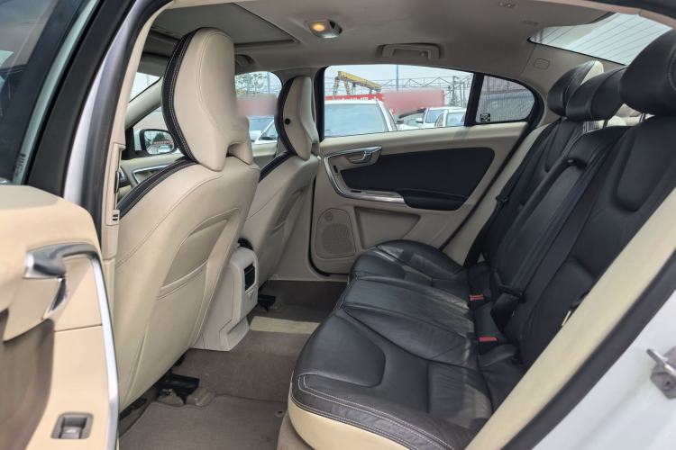 Used Volvo S60 2014 S60L 2.0T Zhiyuan Edition