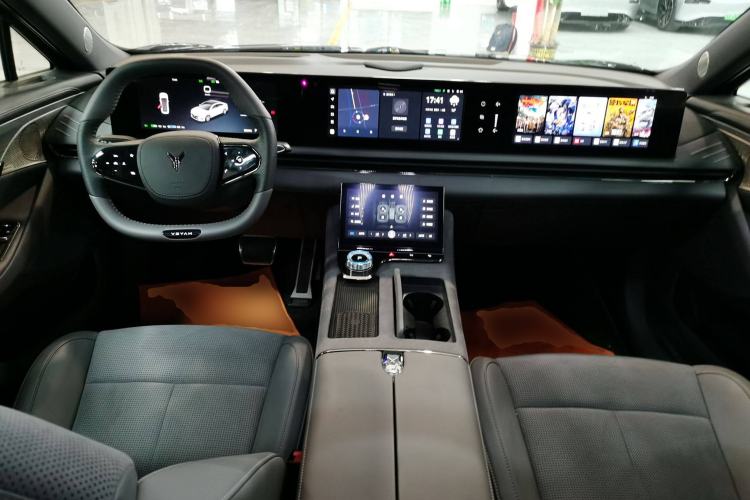 Used VOYAH PASSION 2024 PHEV Four-Wheel Drive Ultra-Long Range Flagship Model