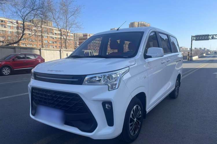 Used Dongfeng Fengon 380 2022 1.5L Comfort-Class Passenger Vehicle (Steel Spring) with 7 Seats