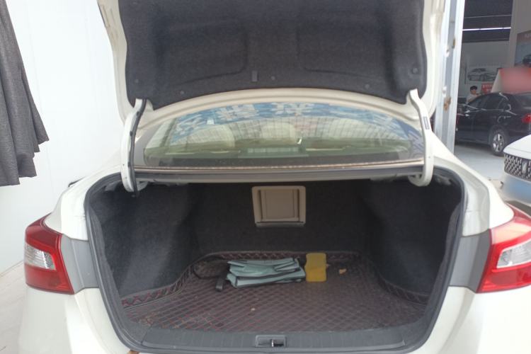 Used Nissan Sylphy 2019 1.6XV CVT Smart Connect Luxury Edition China VI Standard Trunk