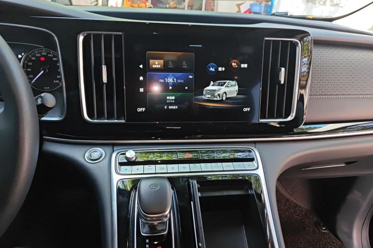 Used GAC Trumpchi M8 2023 Lingxiu Series 390T Luxury Edition Audio And AC Panel