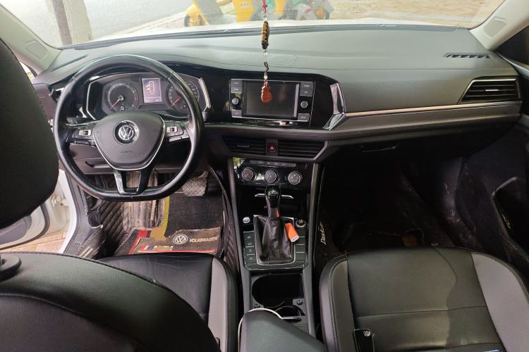 Used Volkswagen Sagitar 2020 200TSI DSG Comfort Version China VI Standard Center Console