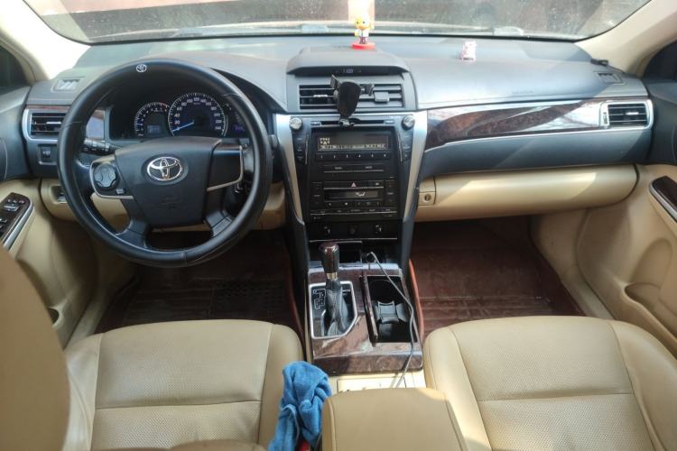 Used Toyota Camry 2016 2.0G 10th Anniversary Leading Edition
