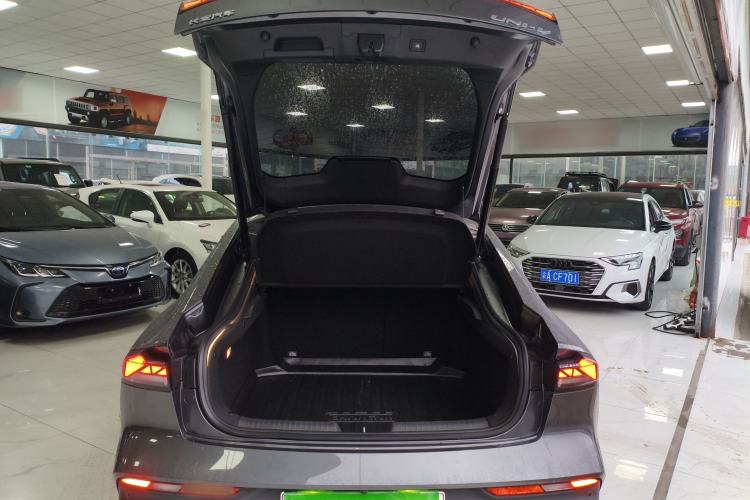 Used Changan UNI-V iDD 2024 Blue Whale Smart Electric iDD 136km ZhiKu Model