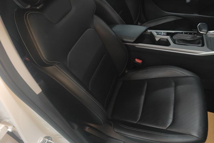 Used Geely Auto Emgrand 2023 4th Generation Champion Edition 1.5L CVT Prestige Model
