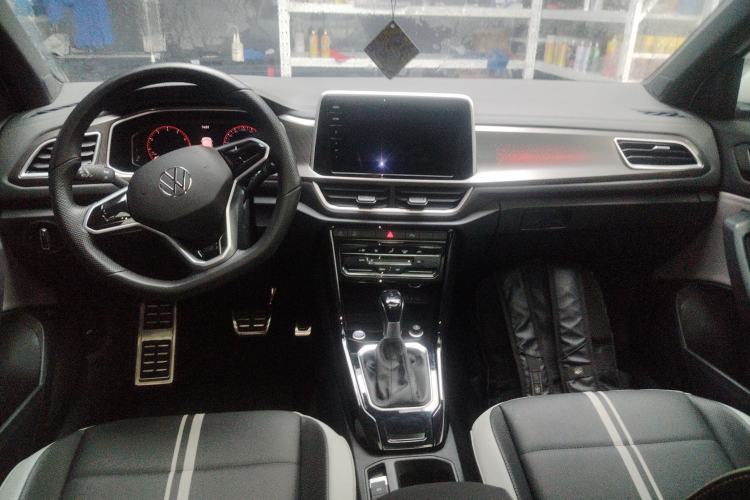 Used Volkswagen T-ROC 2023 300TSI DSG Two-Wheel-Drive Chen Guang Edition Center Console