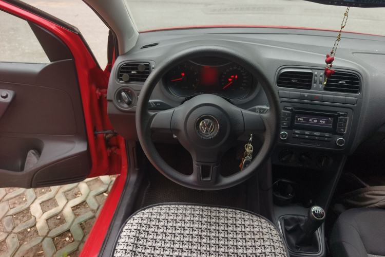 Used Volkswagen Polo 2013 1.4L Manual Fashion Edition Steering Wheel