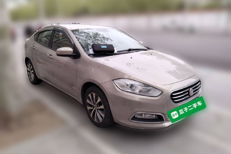 Used Fiat Viaggio 2012 1.4T Automatic Enjoyment Edition Front Right 45 Deg