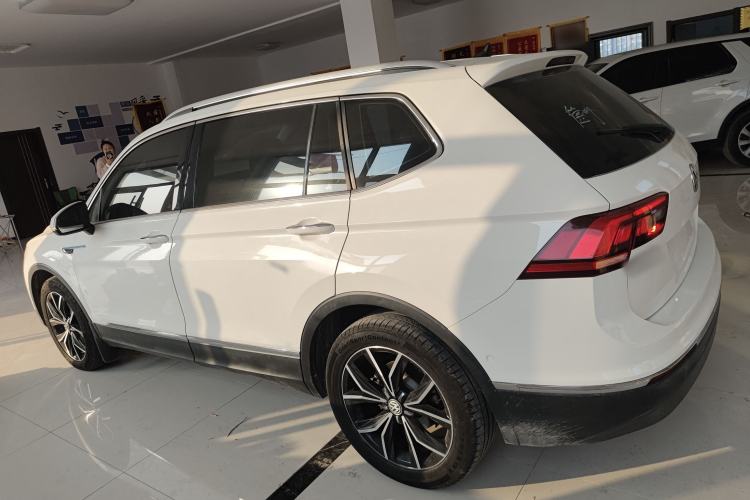 Used Volkswagen Tiguan L 2020 330TSI Automatic Two-Wheel Drive Smart Luxury Edition China VI Standard
