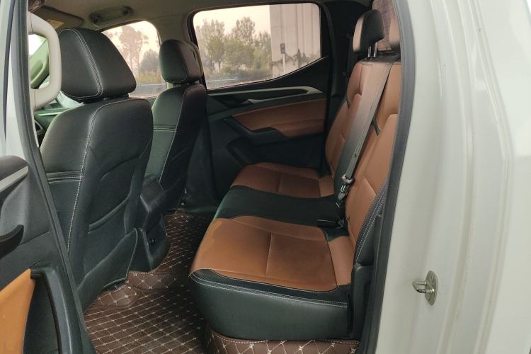 Used SAIC MAXUS T70 2020 2.0T Diesel Automatic 4x4 Commemorative Edition with Long Bed and High Ground Clearance