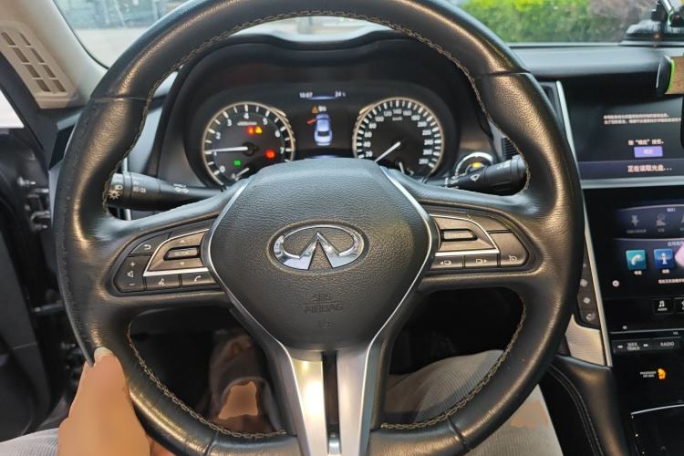 Used Infiniti Q50L 2018 2.0T Enjoyment Edition China V standard Steering Wheel