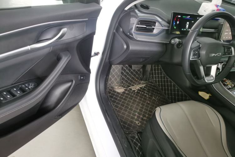 Used BYD Destroyer 05 2024 HONOR Edition DM-i 55KM Luxury Model Driver Seat