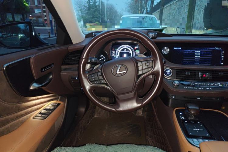 Used Lexus LS 2020 500h Excellence Edition China VI standard Steering Wheel