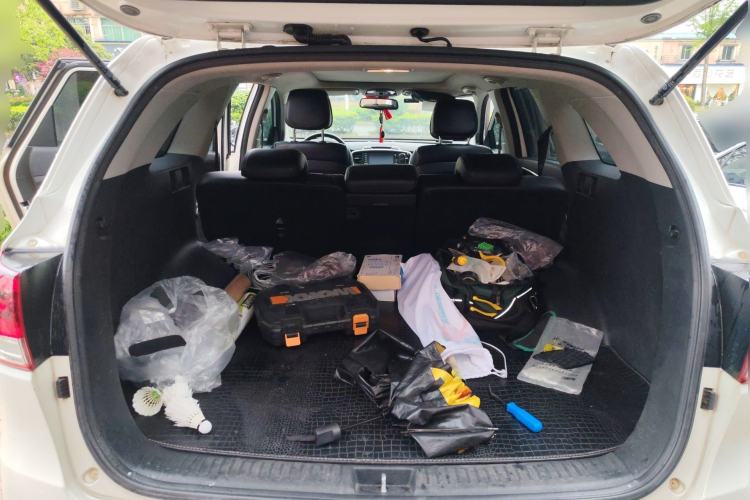 Used Kia Sorento 2015 Sorento L 2.4L Gasoline 4WD Elite Edition 5 Seats China V Emission Standard Trunk