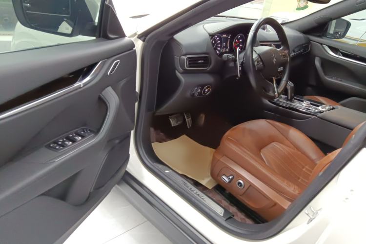 Used Maserati Levante 2022 2.0T GT Sharp Edition Driver Seat