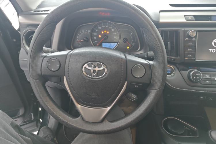 Used Toyota RAV4 2016 2.0L CVT Two-Wheel Drive Fashion Edition China V Standard