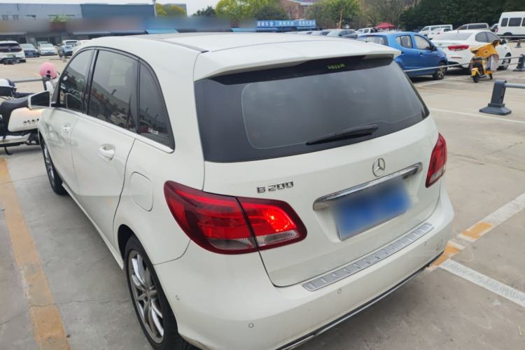Used Mercedes-Benz B-Class 2015 B 200 Sport Edition Rear Left 45 Deg