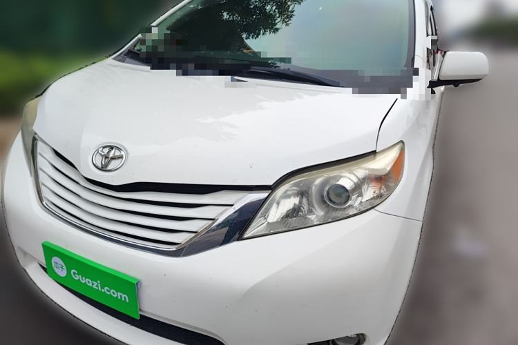 Used Toyota SIENNA 2015 3.5L Two-Wheel Drive LE