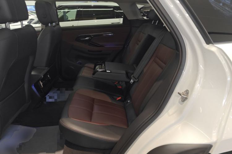 Used Land Rover Range Evoque New Energy 2022 Aurora L P300e Plug-in Hybrid Electric Version Left Rear Seat