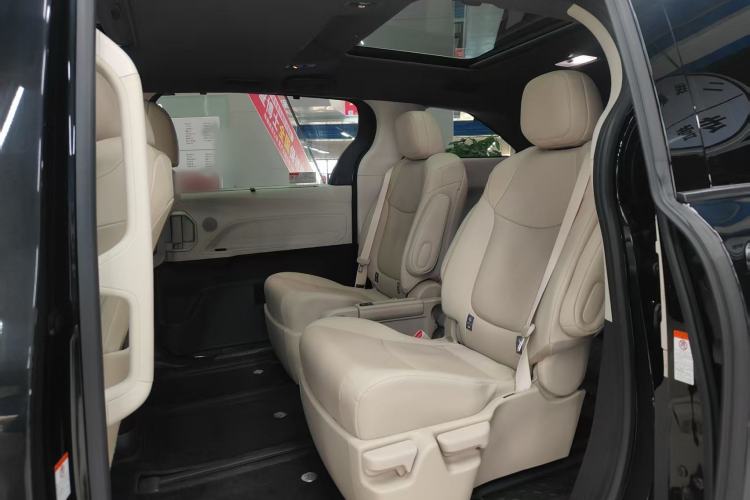 Used Toyota Granvia 2023 2.5L Hybrid Prestige PLUS Edition
