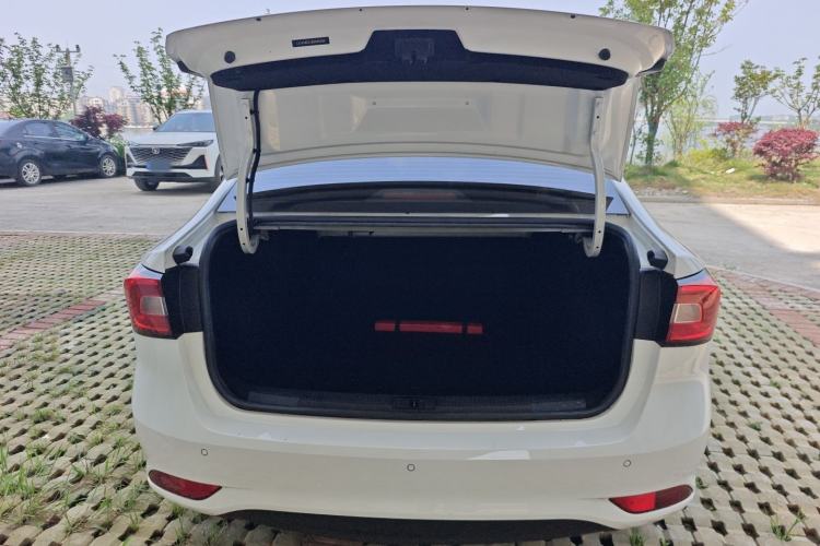 Used Roewe i5 2020 1.5L Manual 4G Connect Luxury Edition