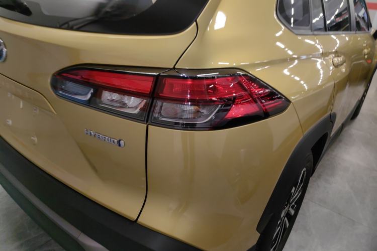 Used Toyota FRONTLANDER 2023 2.0L Smart Electric Hybrid Dual-Engine Deluxe Version
