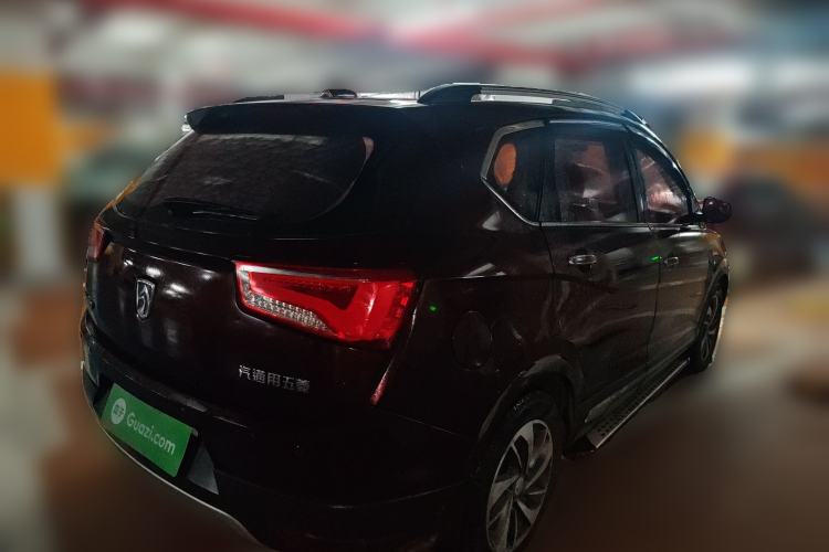 Used Baojun 560 2015 1.8L manual luxury version