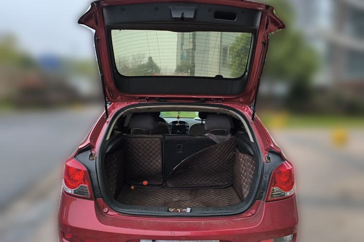 Used Chevrolet Cruze 2013 Hatchback 1.6L Manual Luxury Model