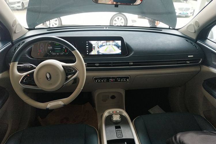 Used ORA Good Cat 2021 400km Standard Range Athena Edition Lithium-Ion Battery Center Console