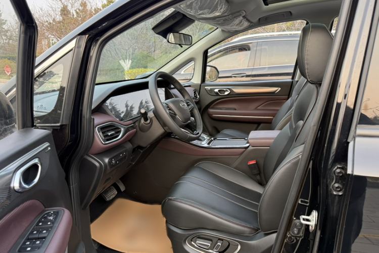 Used GAC Trumpchi M6 2023 PRO 270T DCT Luxury Edition Interior 4