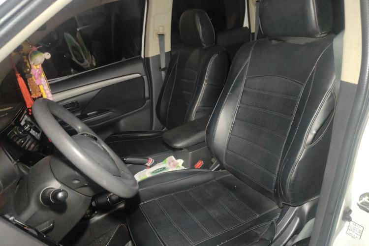 Used Mitsubishi Outlander 2013 2.0L Two-Wheel Drive Sport Navigation Version 5 Seats