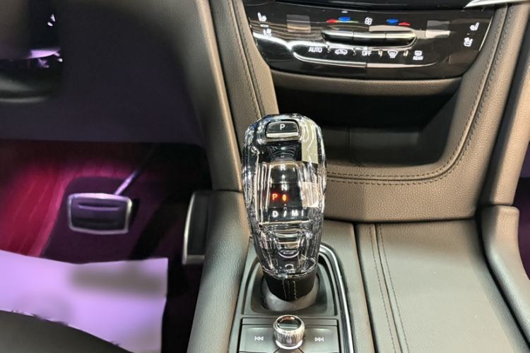 Used Cadillac XT6 2022 2.0T Six-Seater Four-Wheel-Drive Prestige Version