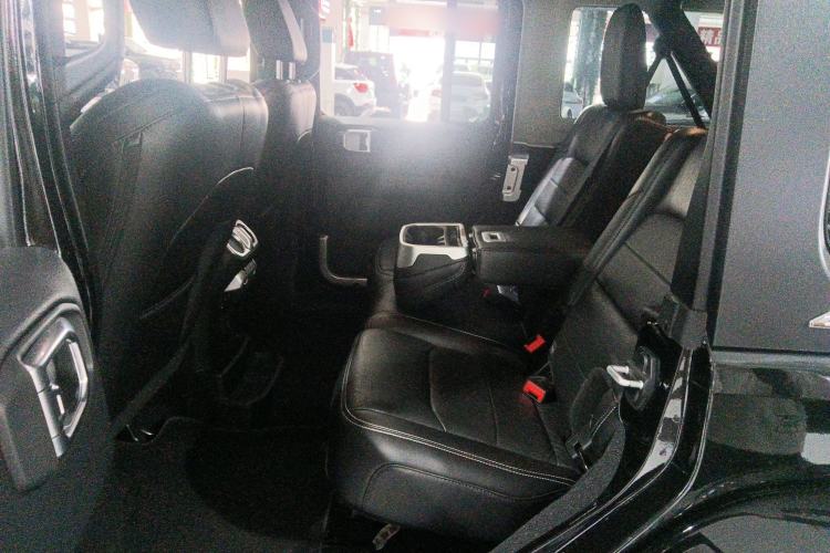 Used Jeep Wrangler 2018 2.0T Sahara Four-Door Edition