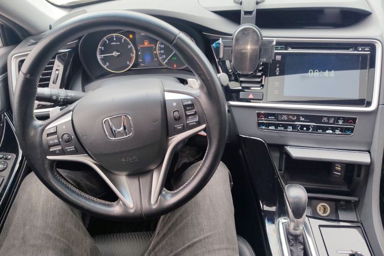 Used Honda Spirior 2015 2.0L Prestige Edition Center Console