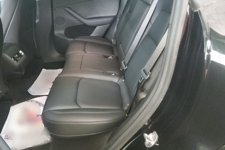 Used Tesla Model Y 2022 Performance High-Performance All-Wheel-Drive Version Left Rear Seat